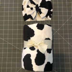 Cow print swaddle set